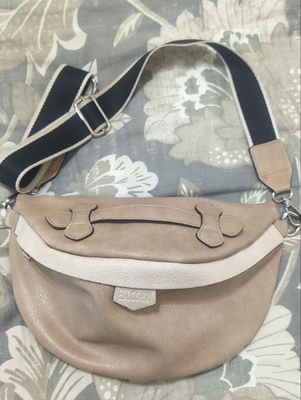 Sling Bag & Natural Woven Purse - Picture 2 of 7